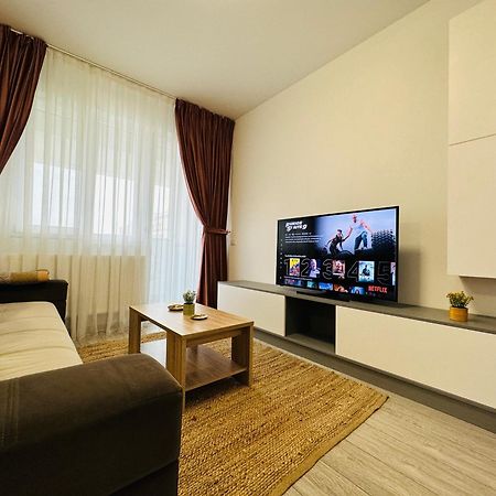 Palas Retreat - Q Residence Jászvásár Kültér fotó