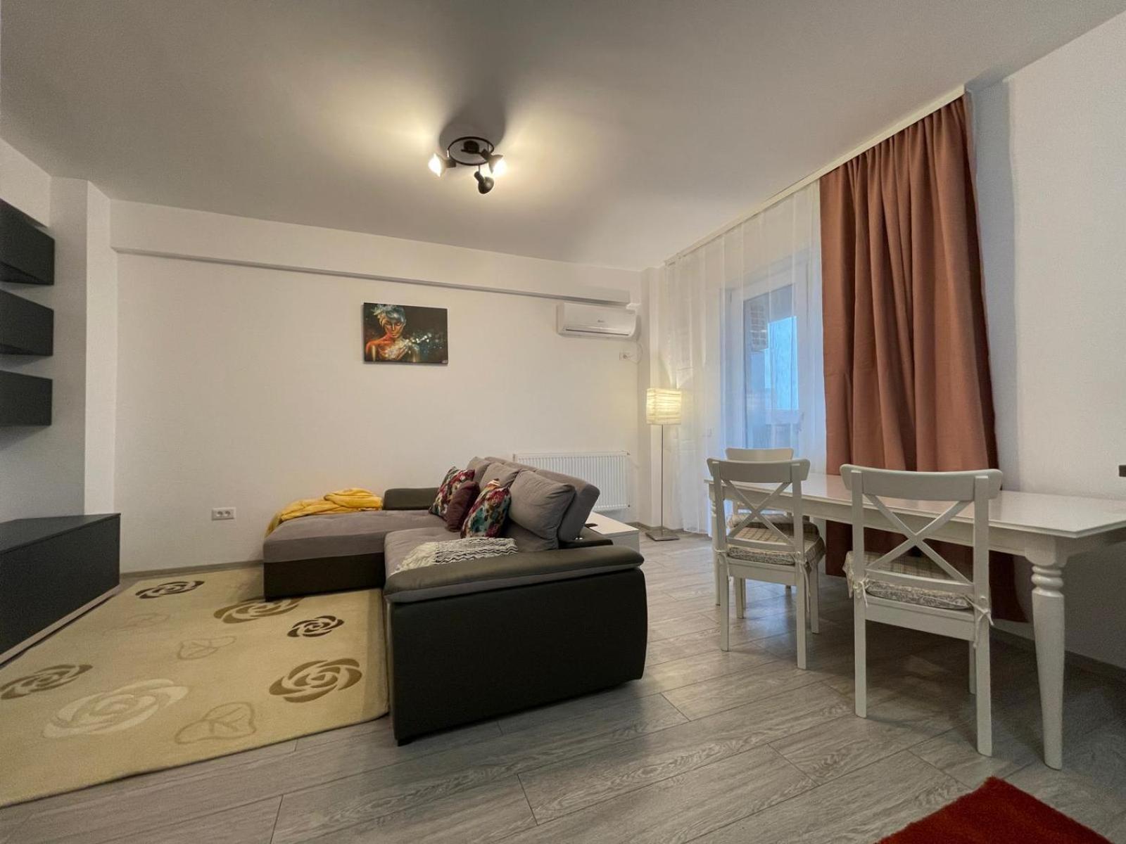 Palas Retreat - Q Residence Jászvásár Kültér fotó